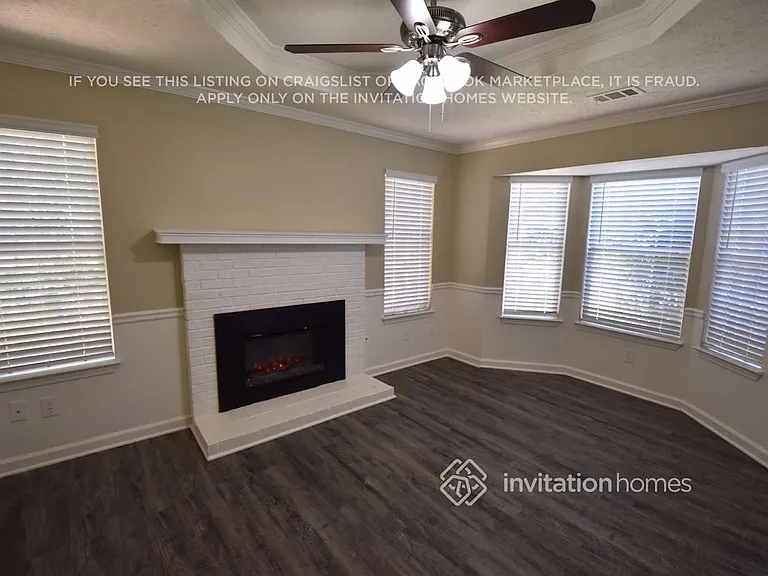 4939 September Ct NW — Photo 2