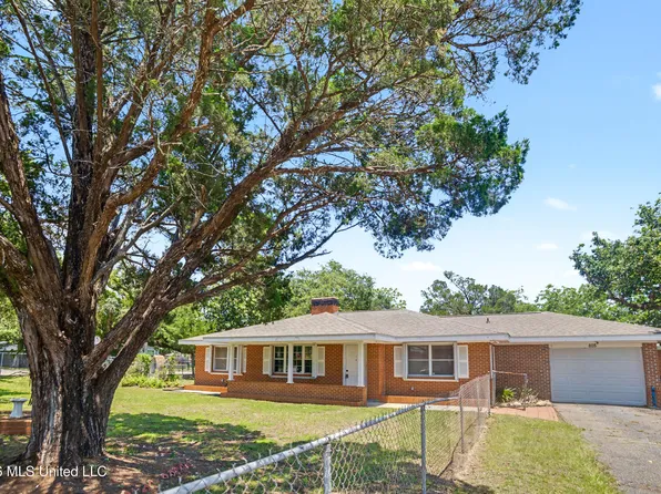 805 Bouslog St, Bay Saint Louis, MS 39520