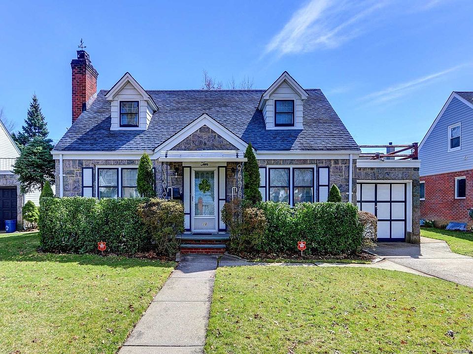 1st image of 10 Elm Dr