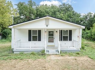 515 Gold St, Roseboro, NC 28382