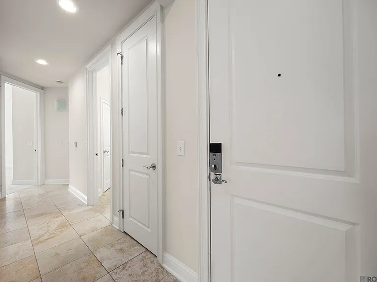 998 Stanford Ave #303 — Photo 9