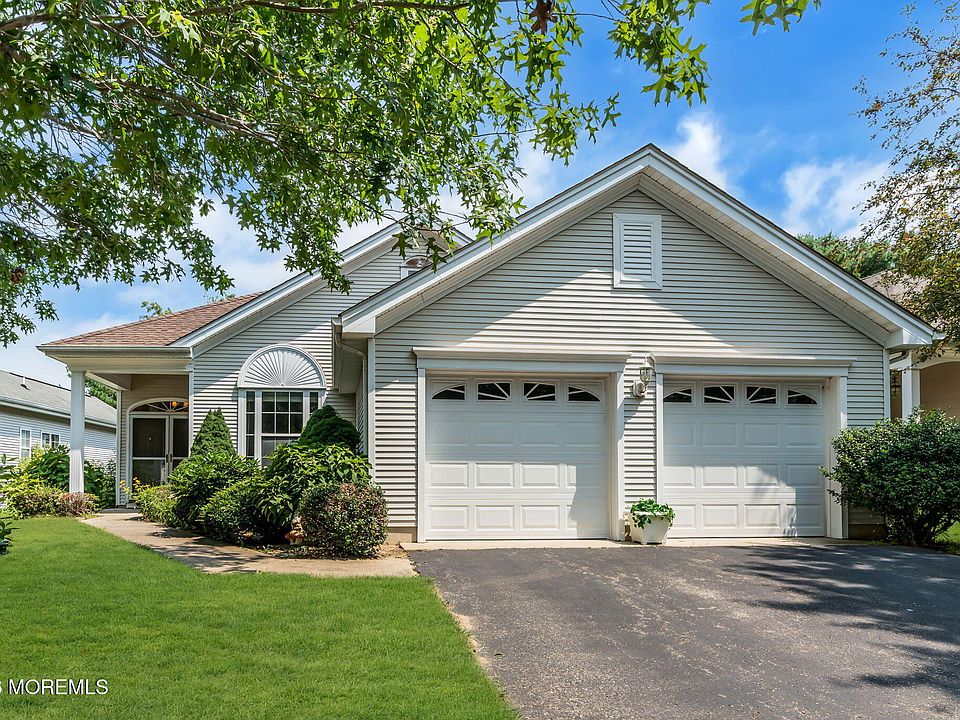1st image of 16 Bellflower Drive