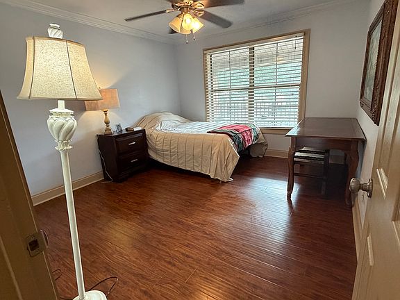 5th image of 112 Hillside Dr APT 37