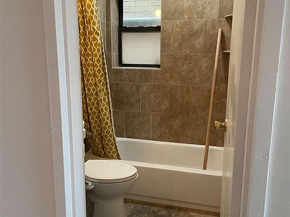 5th image of 475 W Broadway APT A4