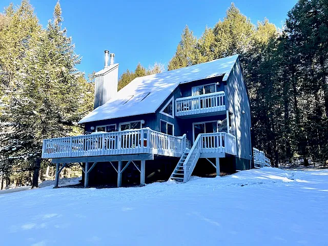 3 bed, 1376 sqft, $7,000 — Photo 1
