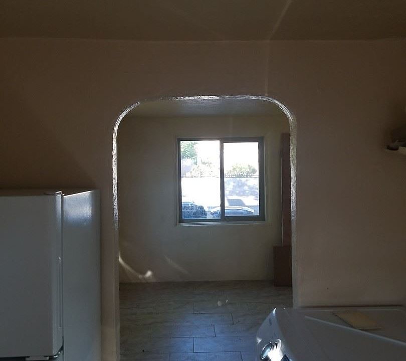 2nd image of 340 Vermont St NE APT A
