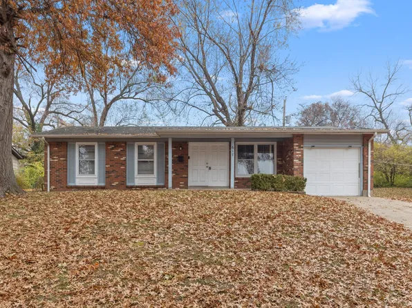 617 Science Hill Dr, Saint Louis, MO 63137