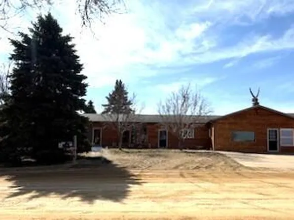 137 & 139 SW Lake Dr, Arlington, SD 57212