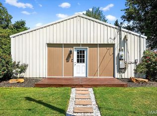 9 E Church St, Lenzburg, IL 62255