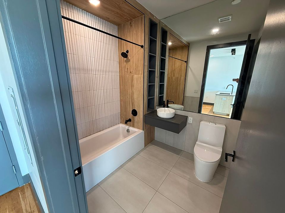 1st image of 413-419 Arlington Ave #505