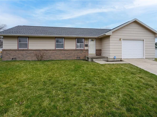 406 E 7th Street Pl S, Newton, IA 50208