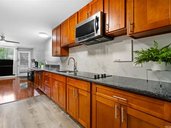 1700 Makiki St APT 106, Honolulu, HI 96822