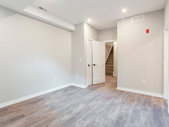 4th image of 1619 Bainbridge St #1