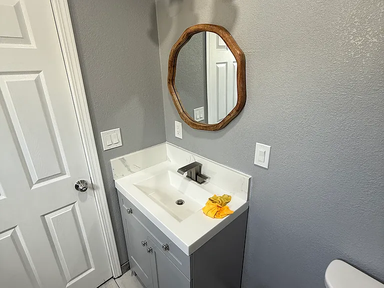 1042 E Rialto Ave — Photo 7