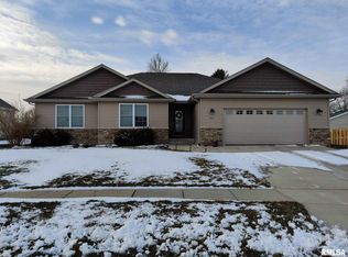 612 Burberry Ln, Rochester, IL 62563