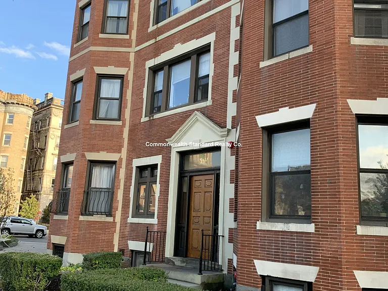 901 Beacon St #4 — Photo 9