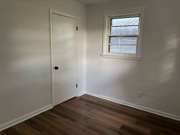 2nd image of 2919 Beatty St