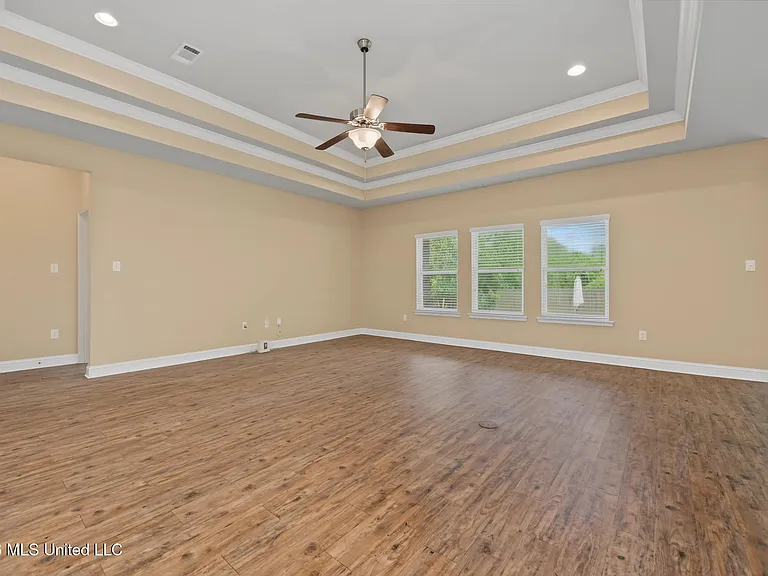 14894 Calcutta Dr — Photo 3