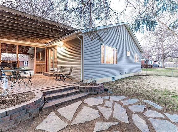 Covered patio outside french doors in Great room