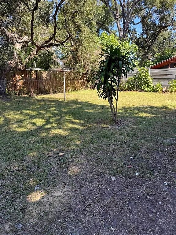 3 bed, 1.0 bath, 1017 sqft, $2,100 — Photo 3