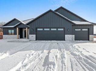 1588 Prairie Clover Ct, Green Bay, WI 54311