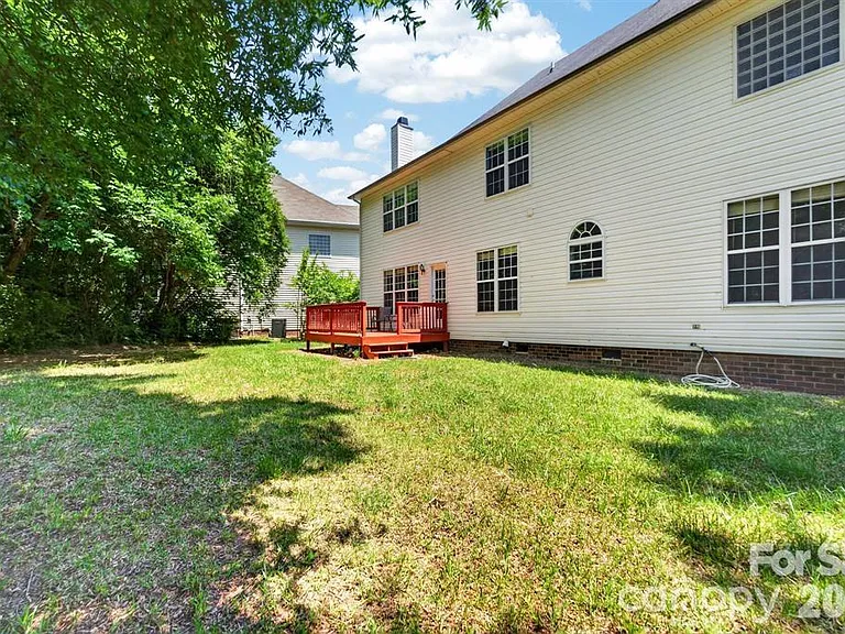 11005 Chilcomb Ct — Photo 9