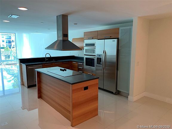 5th image of 2950 NE 188th St APT 133