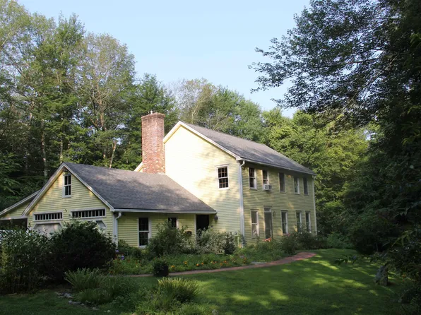 220 Plummer Hill Road, Henniker, NH 03242