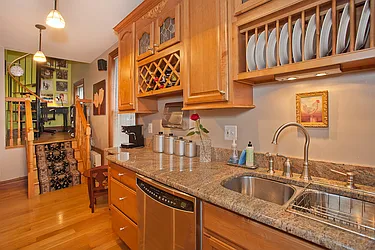 Sold by Avenue Sotheby's International Realty