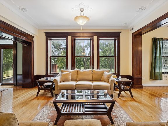 2nd image of 3733 S Lake Park Ave APT 2N