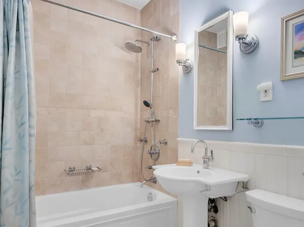 345 East 73rd Street image 7 of 7