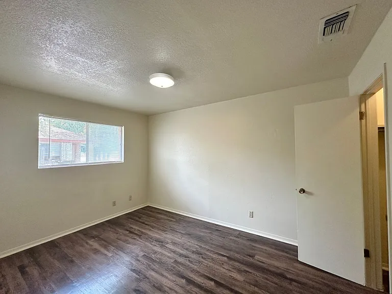 2104 N WS Young Dr — Photo 28