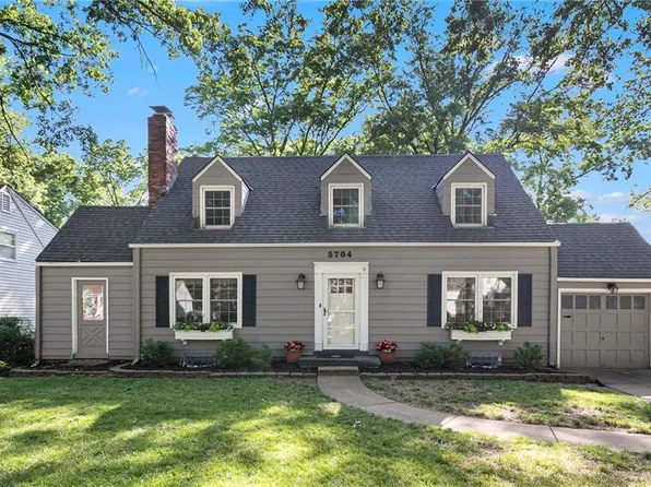 5704 Ash Dr, Roeland Park, KS 66205