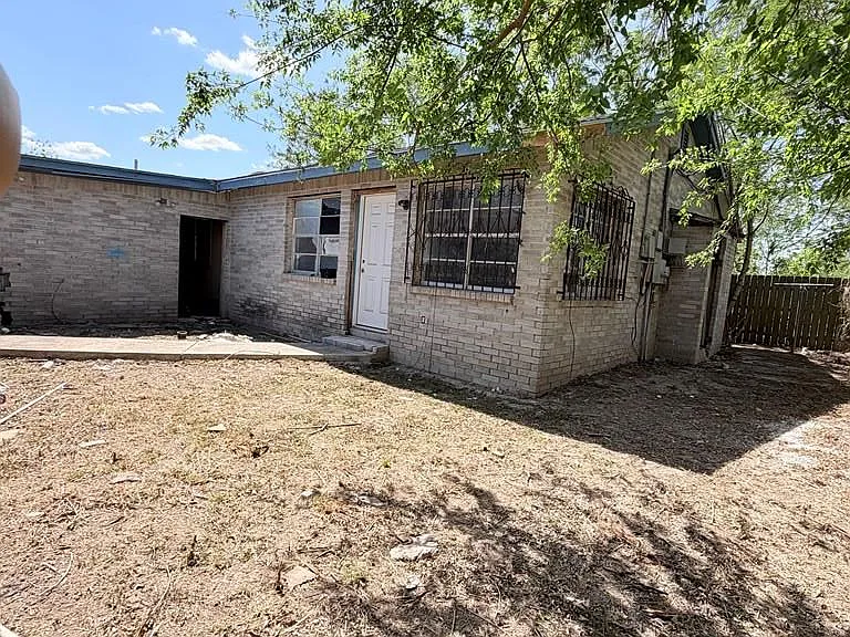 1929 Taxco Dr — Photo 17