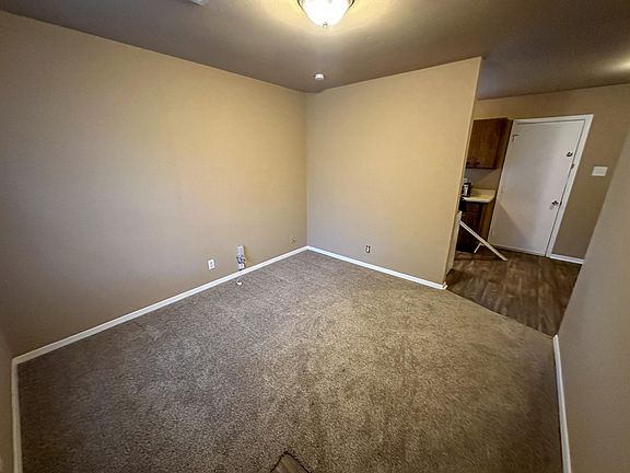 4th image of 1226 W Hunt St #1226