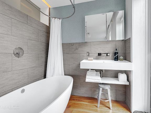 5th image of 103 Saint James Pl