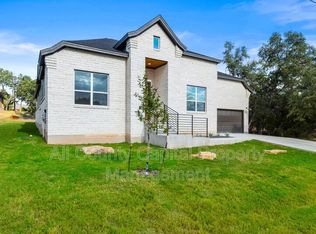 526 Coventry Rd, Spicewood, TX 78669