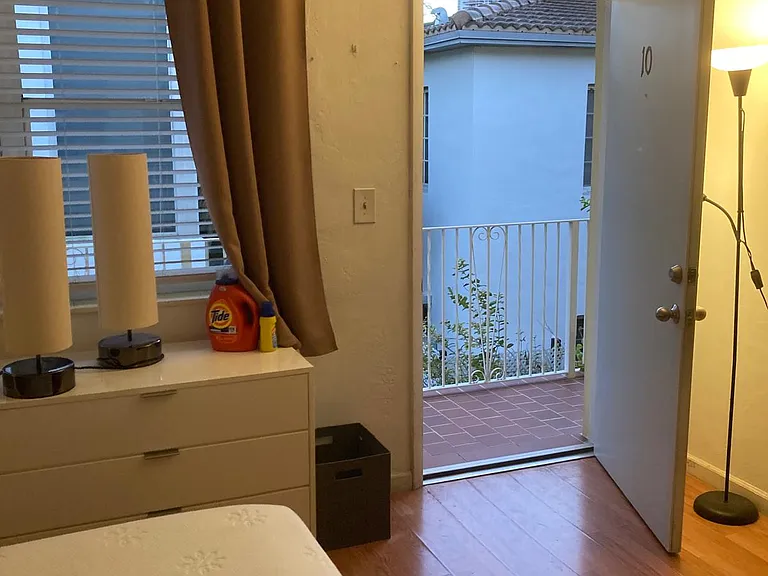 653 Michigan Ave #10 — Photo 8