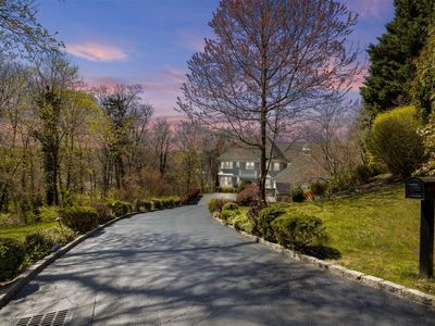 164 Colonial Parkway, Manhasset, NY, 11030