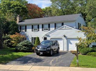 834 Western Ave, Northbrook, IL
