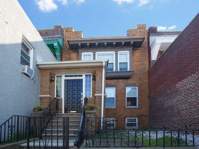 2814 Ditmars Blvd, Long Island City, NY, 11105