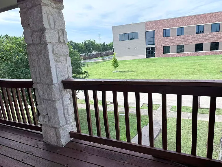 balcony-look-over-school