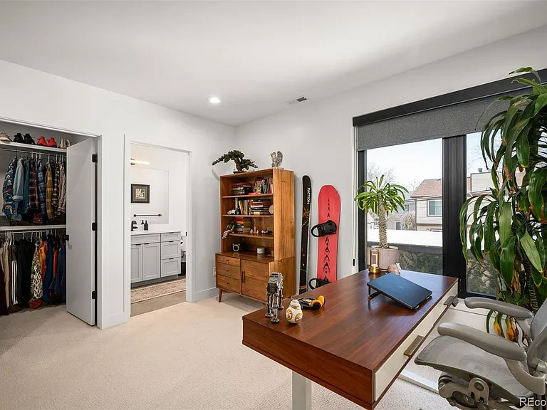 2427 S Race St — Photo 16