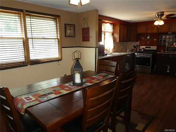 4th image of 78 Strasbourg Dr