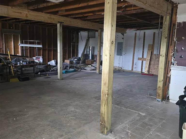 3619 Reed Rd — Photo 4