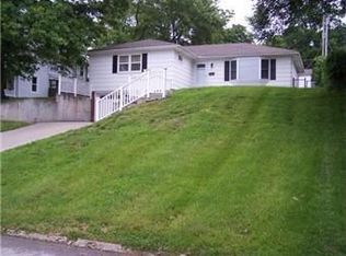 1207 Lawrence Ave, Leavenworth, KS 66048