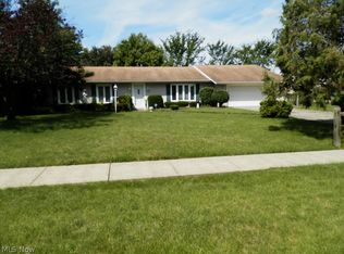 15364 Pinewood Dr, Strongsville, OH