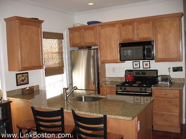 2nd image of 293 Cardinal Medeiros Ave #2