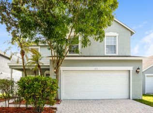 121 Country Club Dr, Royal Palm Beach, FL 33411