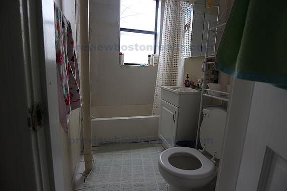 2nd image of 321 Summit Ave #Sd12